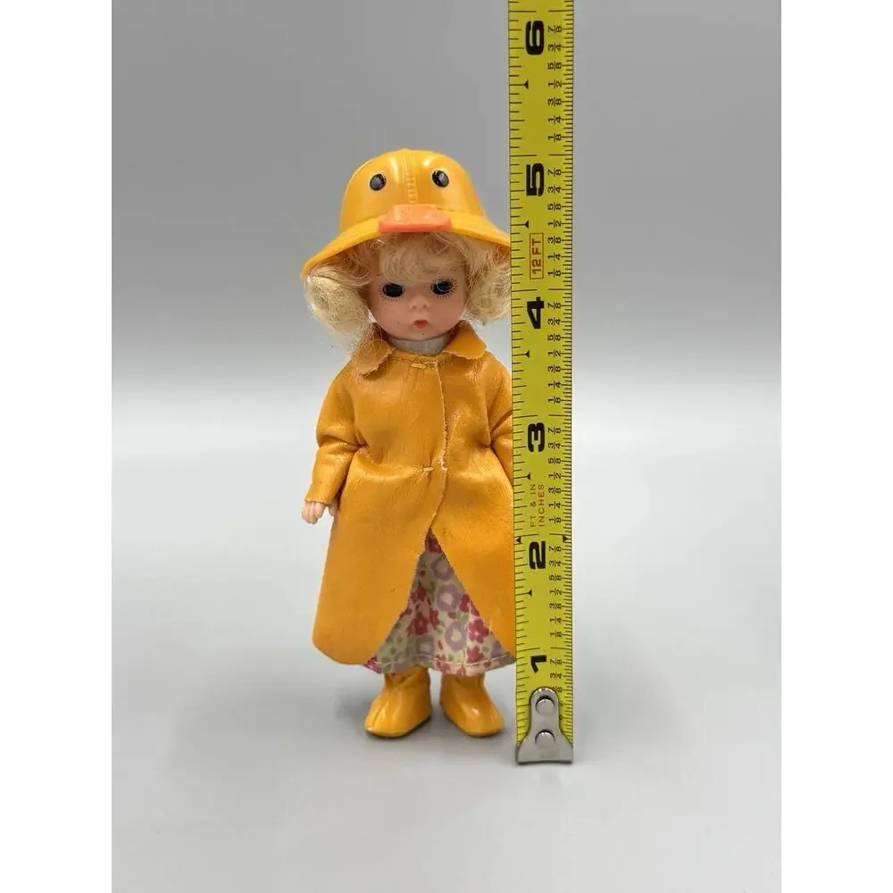 Vintage2003 Madame Alexander Mcdonald's Mini Doll Yellow Raincoat Duck Hat